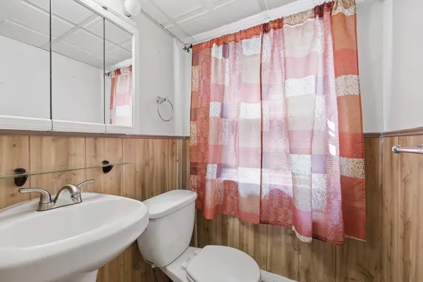$235,000 | 19 Carnavon Circle, Springfield, MA 01109