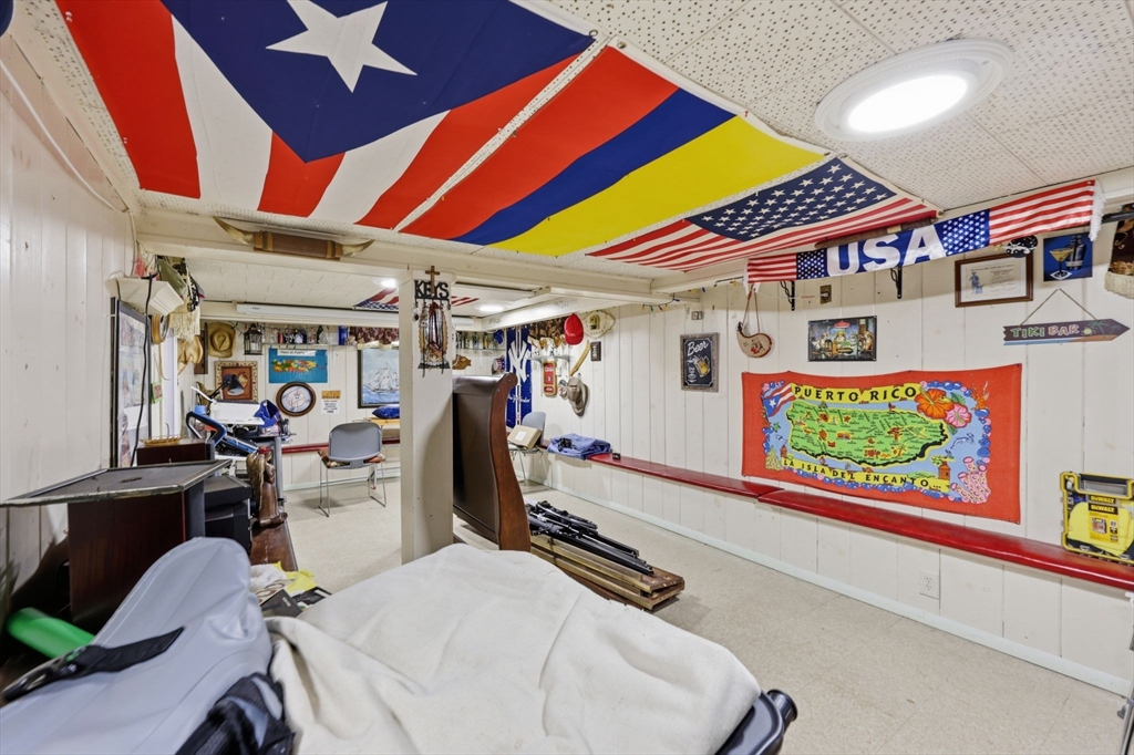 19 Carnavon Circle Springfield, MA 01109 - Photo 24 of 38