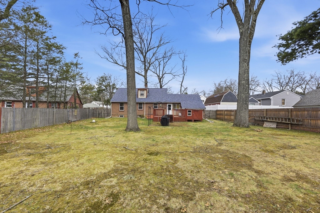 19 Carnavon Circle Springfield, MA 01109 - Photo 30 of 38