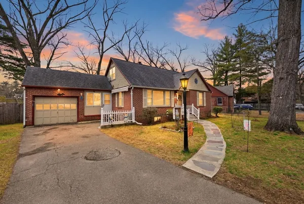 $235,000 | 19 Carnavon Circle, Springfield, MA 01109