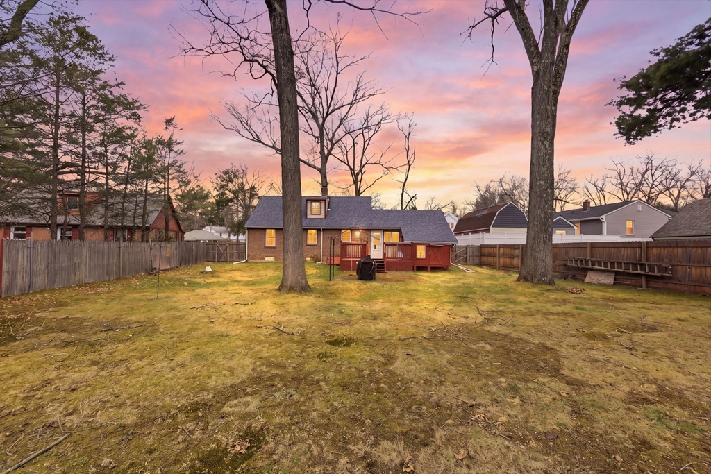 19 Carnavon Circle Springfield, MA 01109 - Photo 34 of 38