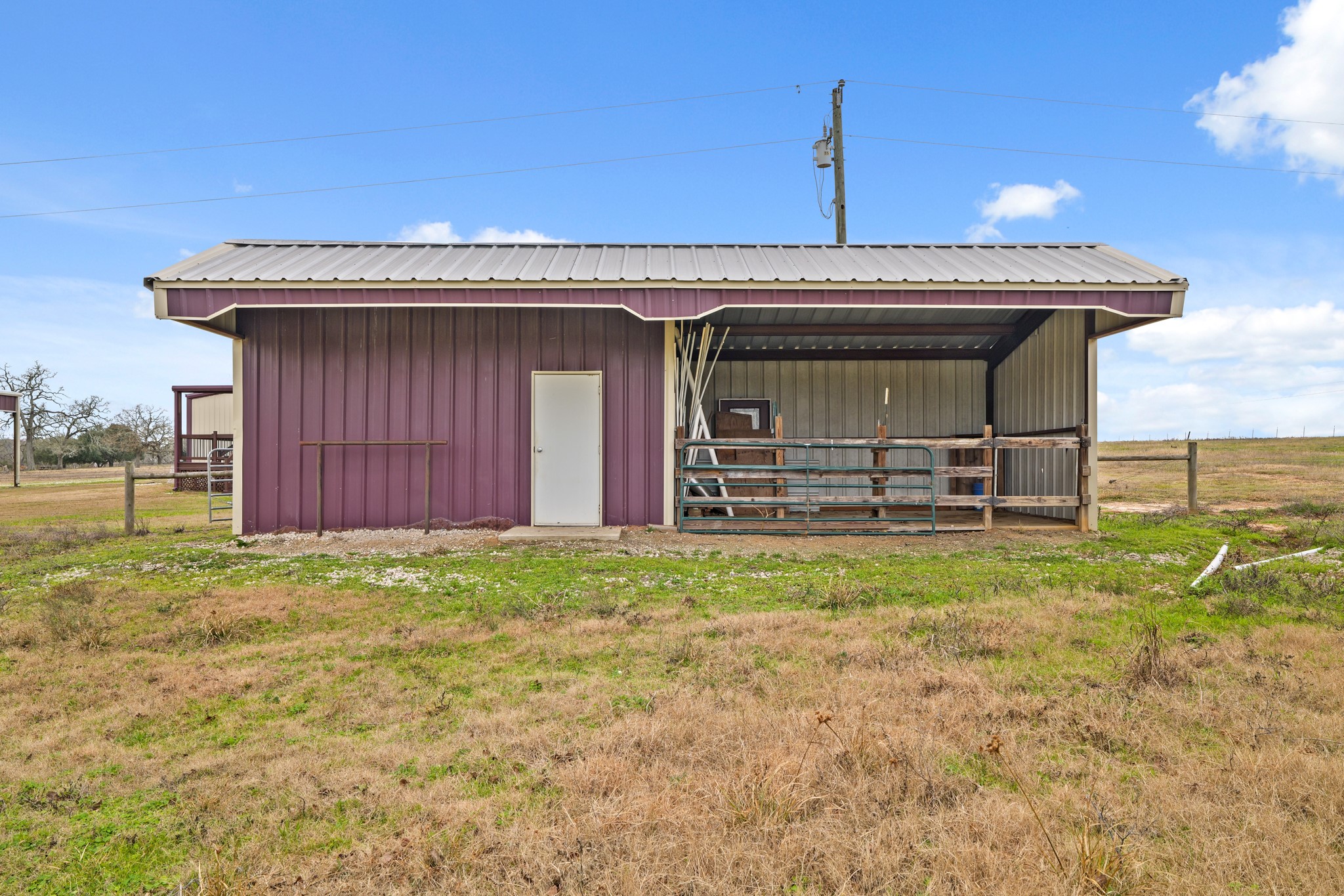 35408 Farm To Market Road 1488 Hempstead, TX 77445 - Photo 43 of 50 a front view of a house with garden