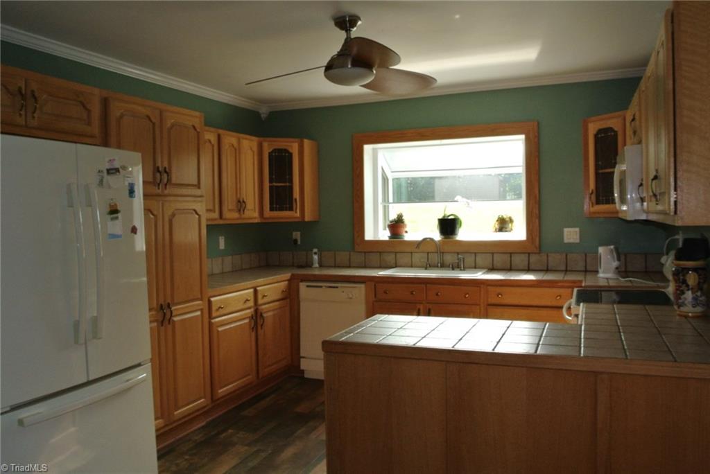 3621 Pride's Road East Bend, NC 27018 - Photo 8 of 29 Gallery Image 8