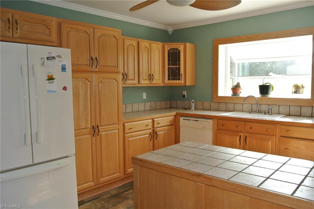 3621 Pride's Road East Bend, NC 27018 - Photo 9 of 29 Gallery Image 9