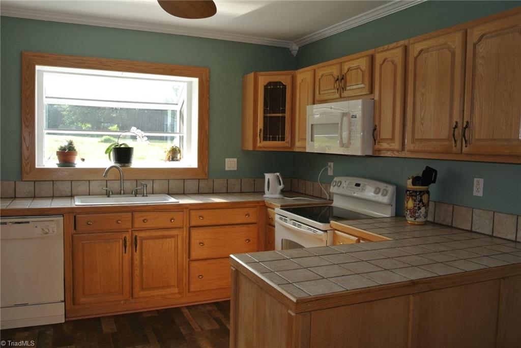 3621 Pride's Road East Bend, NC 27018 - Photo 10 of 29 Gallery Image 10