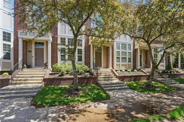 $399,000 | 3013 Gentry Park, Kansas City, MO 64116