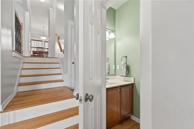 $399,000 | 3013 Gentry Park, Kansas City, MO 64116