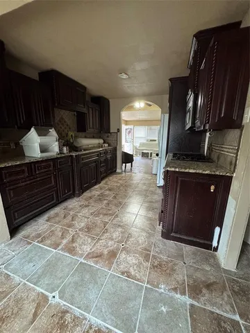 $1,600 | 2717 Avenue I, Fort Worth, TX 76105