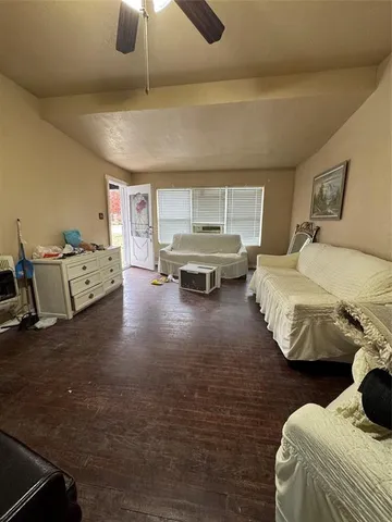 $1,600 | 2717 Avenue I, Fort Worth, TX 76105