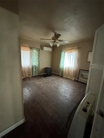 $1,600 | 2717 Avenue I, Fort Worth, TX 76105