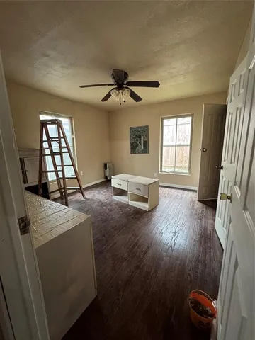 $1,600 | 2717 Avenue I, Fort Worth, TX 76105