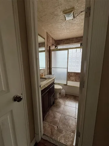 $1,600 | 2717 Avenue I, Fort Worth, TX 76105