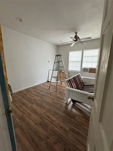 $1,600 | 2717 Avenue I, Fort Worth, TX 76105