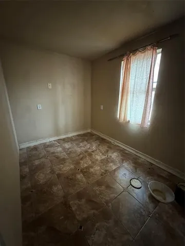 $1,600 | 2717 Avenue I, Fort Worth, TX 76105