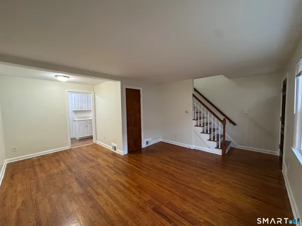 $2,100 | 1164 Whitney Avenue, Unit H, Hamden, CT 06517