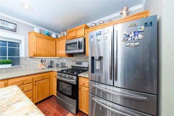 $899,900 | 11918 Edgecliff Avenue, Sylmar, CA 91342