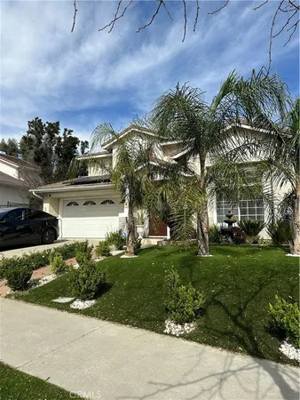 $899,900 | 11918 Edgecliff Avenue, Sylmar, CA 91342