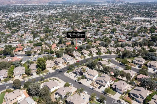 $899,900 | 11918 Edgecliff Avenue, Sylmar, CA 91342