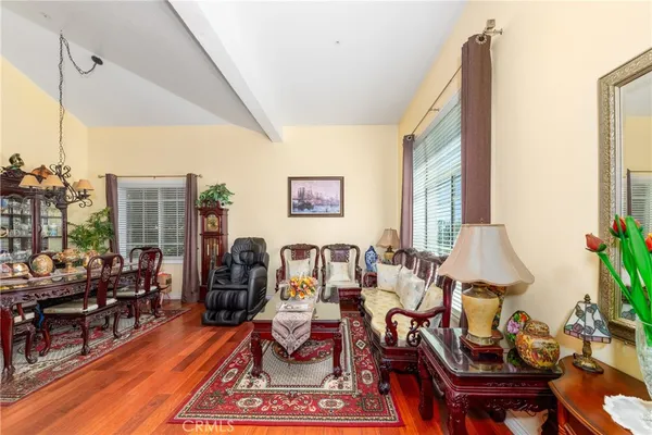 $899,900 | 11918 Edgecliff Avenue, Sylmar, CA 91342