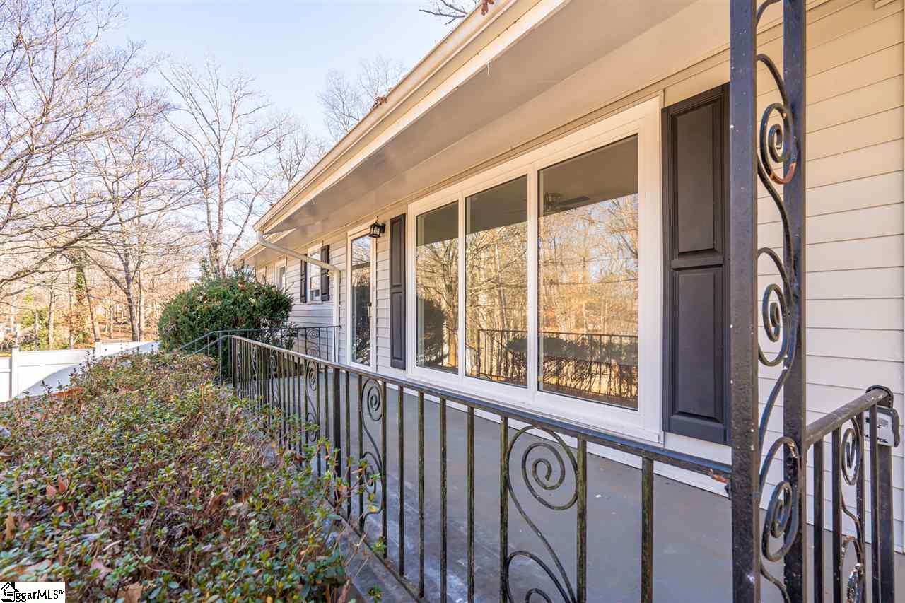 31 Nottingham Road Greenville, SC 29607 - Photo 2 of 23