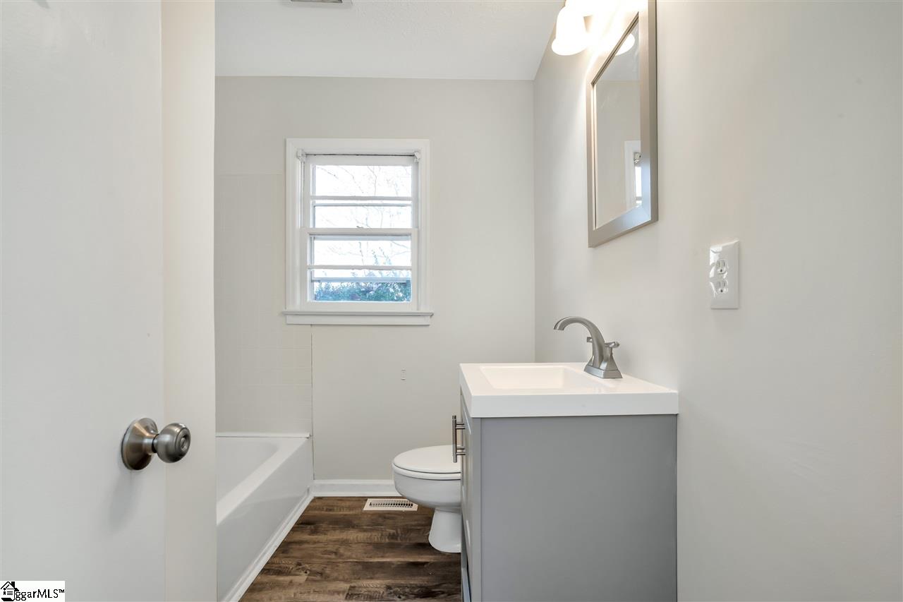 31 Nottingham Road Greenville, SC 29607 - Photo 15 of 23