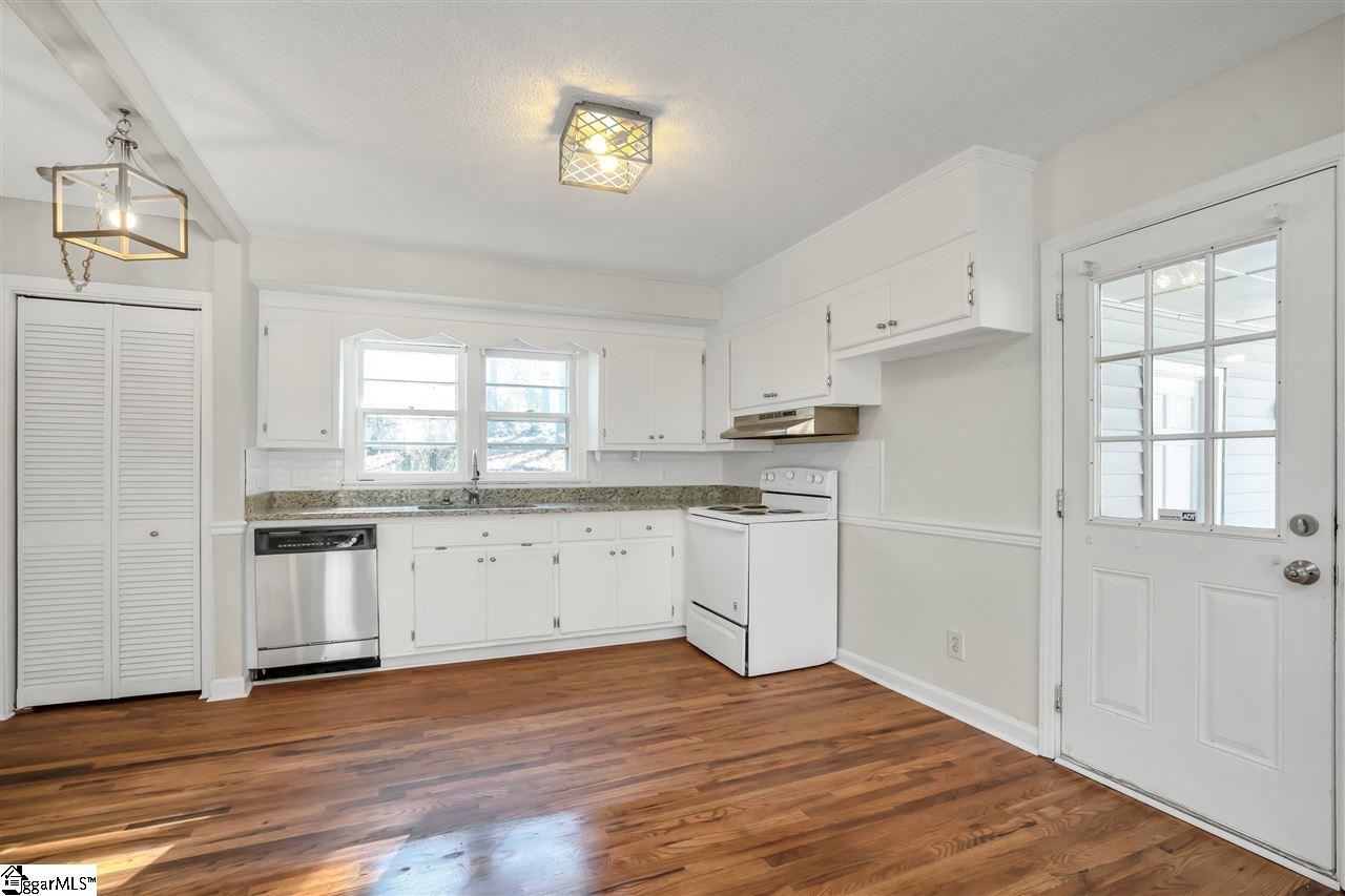 31 Nottingham Road Greenville, SC 29607 - Photo 7 of 23