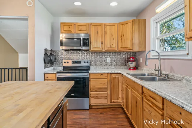 $257,500 | 11506 11 Mile Road, Ceresco, MI 49033