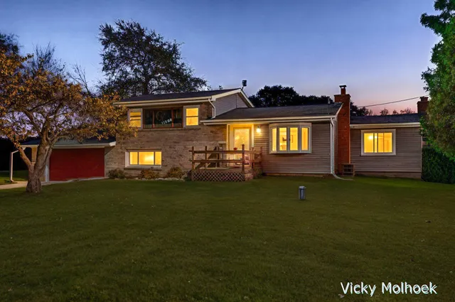 $257,500 | 11506 11 Mile Road, Ceresco, MI 49033