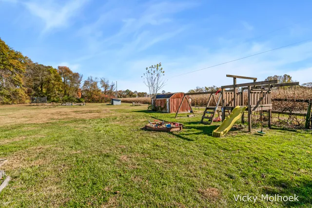 $257,500 | 11506 11 Mile Road, Ceresco, MI 49033