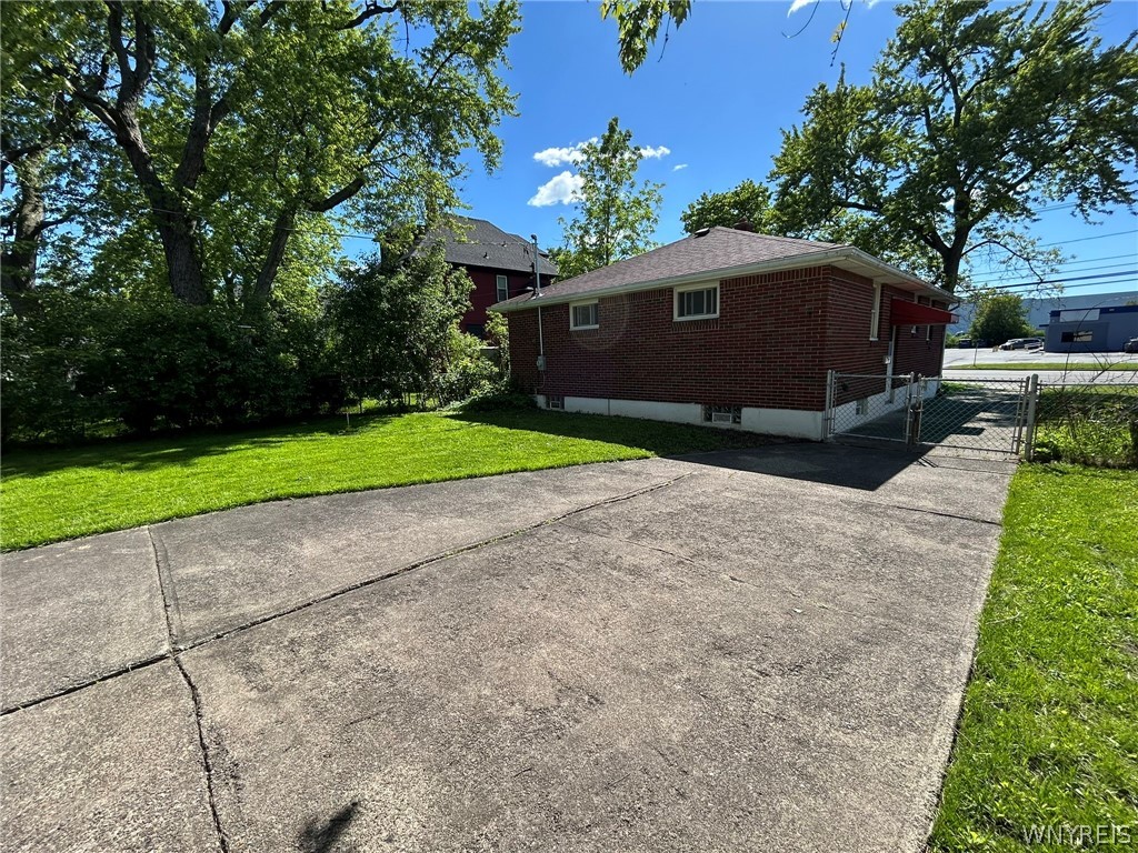 1835 Military Road Tonawanda, NY 14217 - Photo 5 of 28