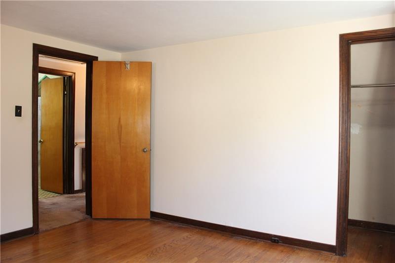 229 East Elmhurst Road Pittsburgh, PA 15220 - Photo 18 of 25 Gallery Image 18