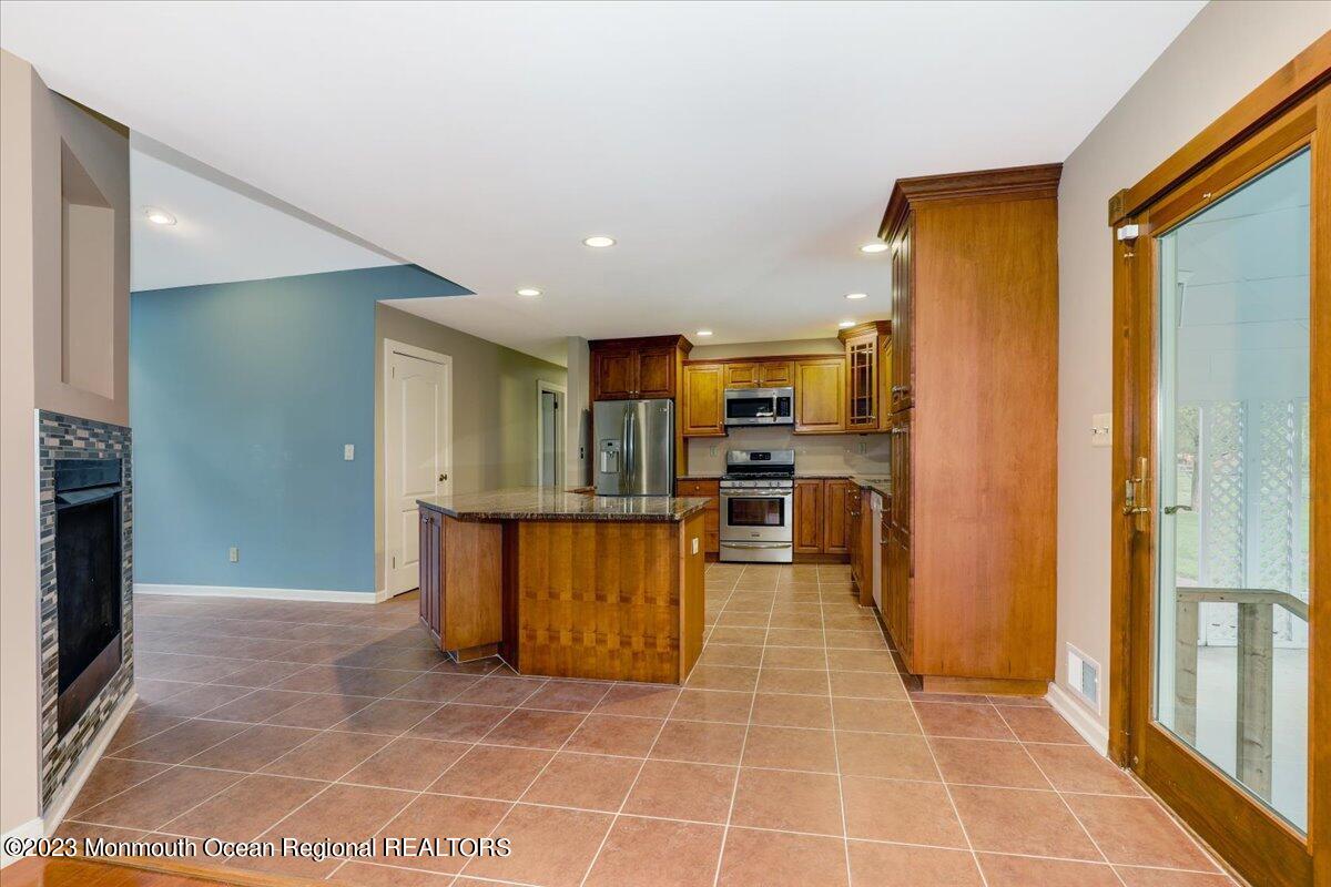 56 Wyckham Road Tinton Falls, NJ 07724 - Photo 19 of 40 27-56WyckhamRd_027