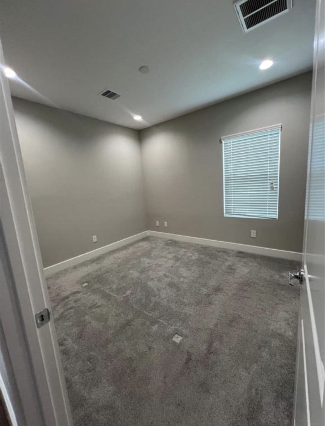 1224 Upton Street Houston, TX 77020 - Photo 33 of 48 3rd floor bedroom