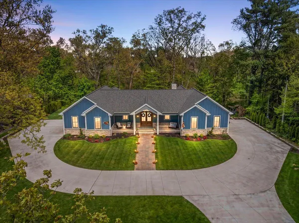 $1,650,000 | 2815 Washington Avenue, St. Joseph, MI 49085