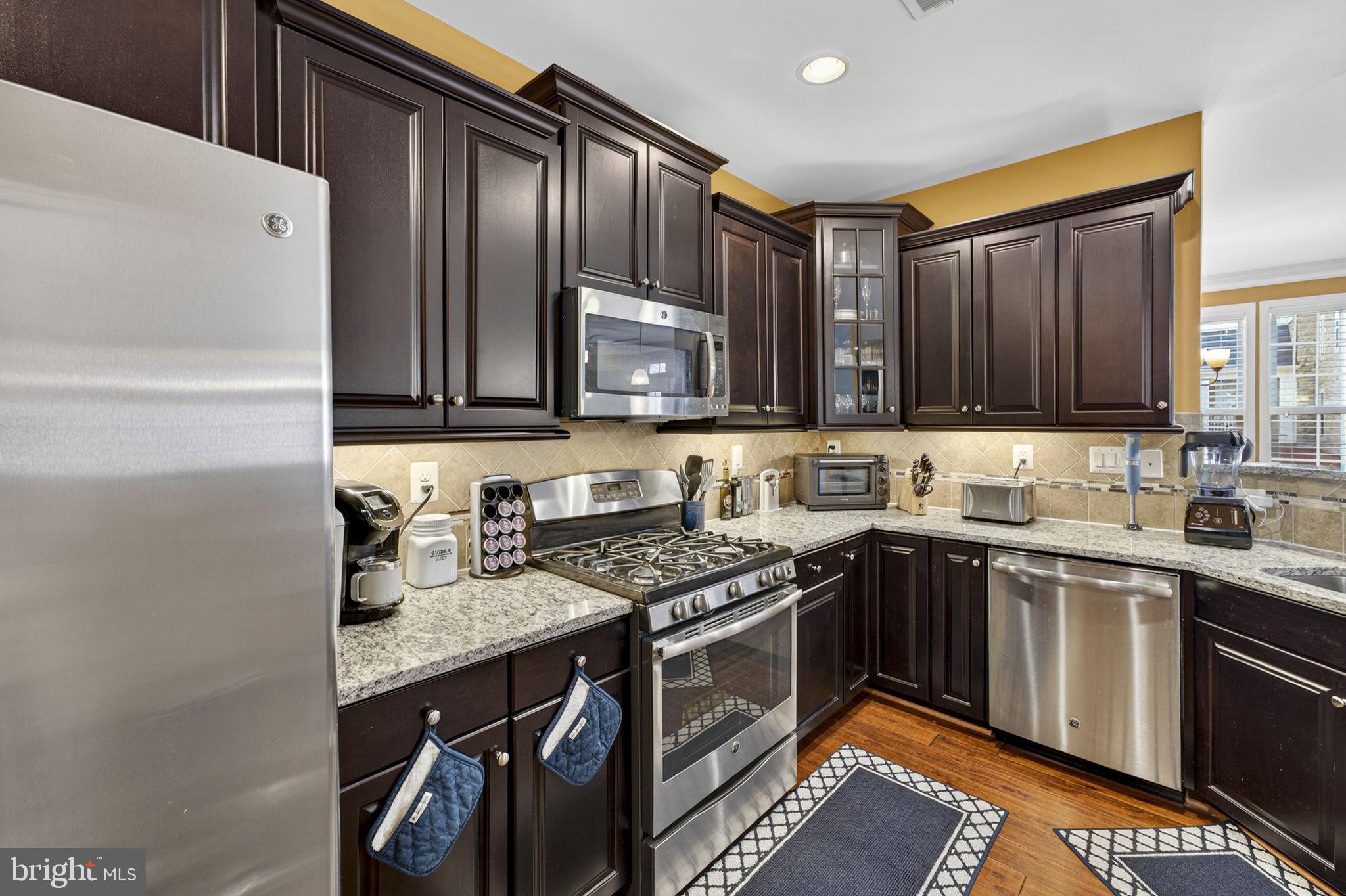 42553 Sunset Ridge Square Ashburn, VA 20148 - Photo 12 of 51 Kitchen