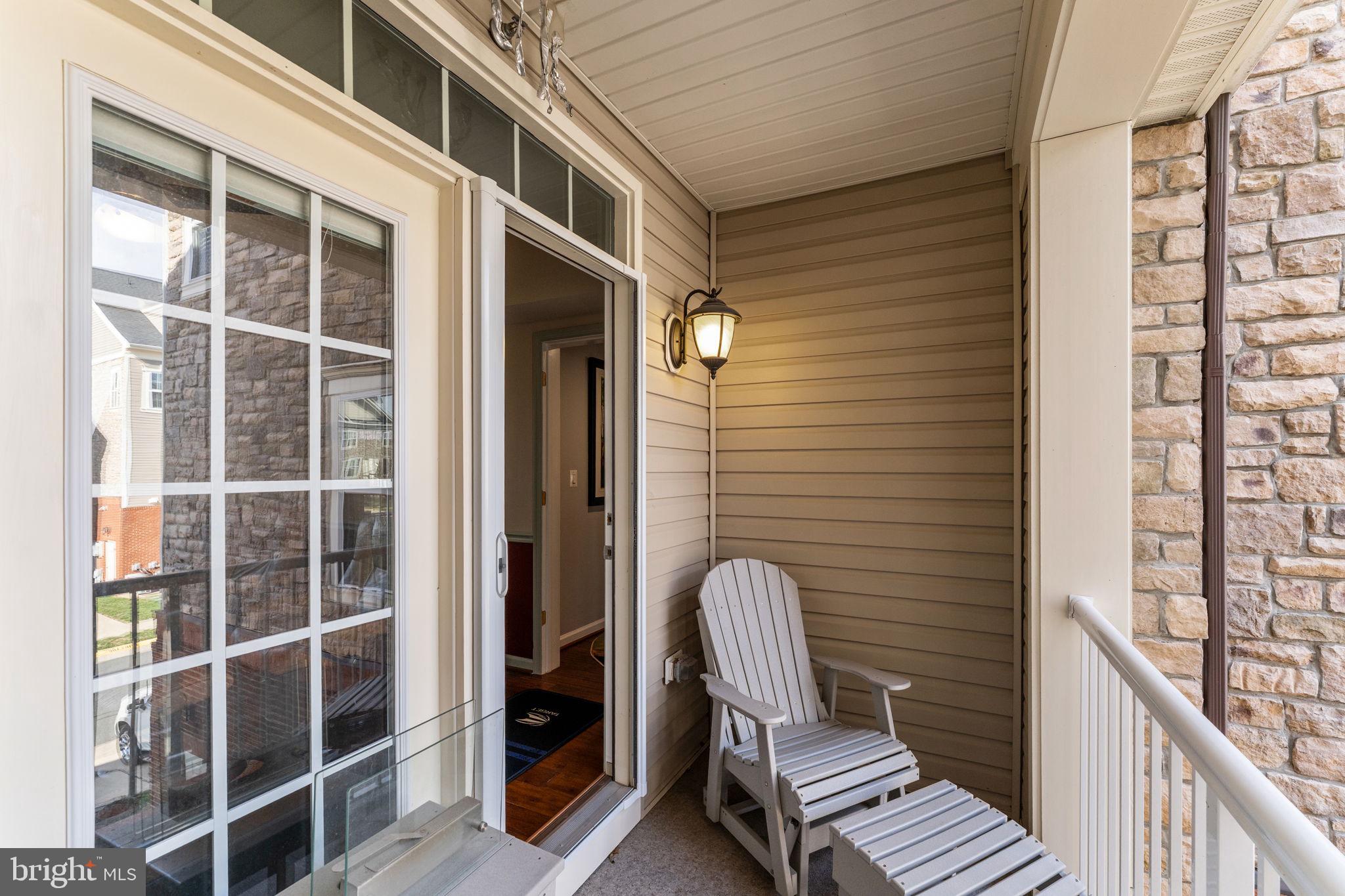 42553 Sunset Ridge Square Ashburn, VA 20148 - Photo 30 of 51 2nd balcony at den
