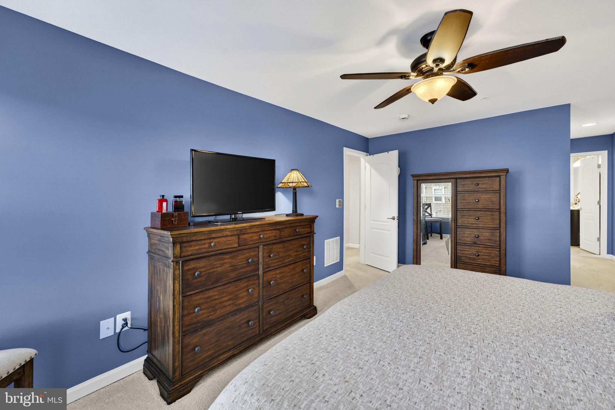 42553 Sunset Ridge Square Ashburn, VA 20148 - Photo 37 of 51 Primary bedroom