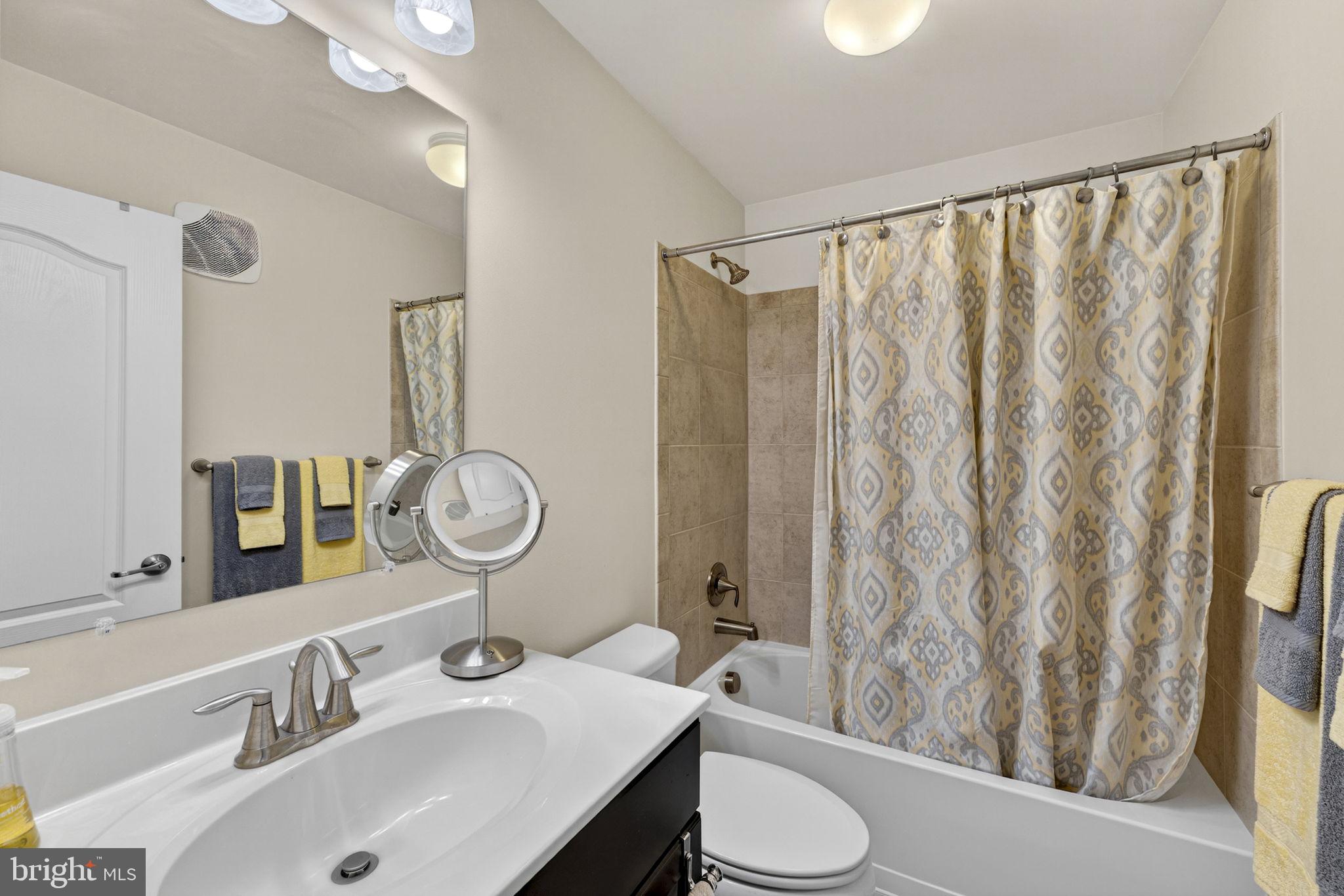 42553 Sunset Ridge Square Ashburn, VA 20148 - Photo 46 of 51 Full bathroom