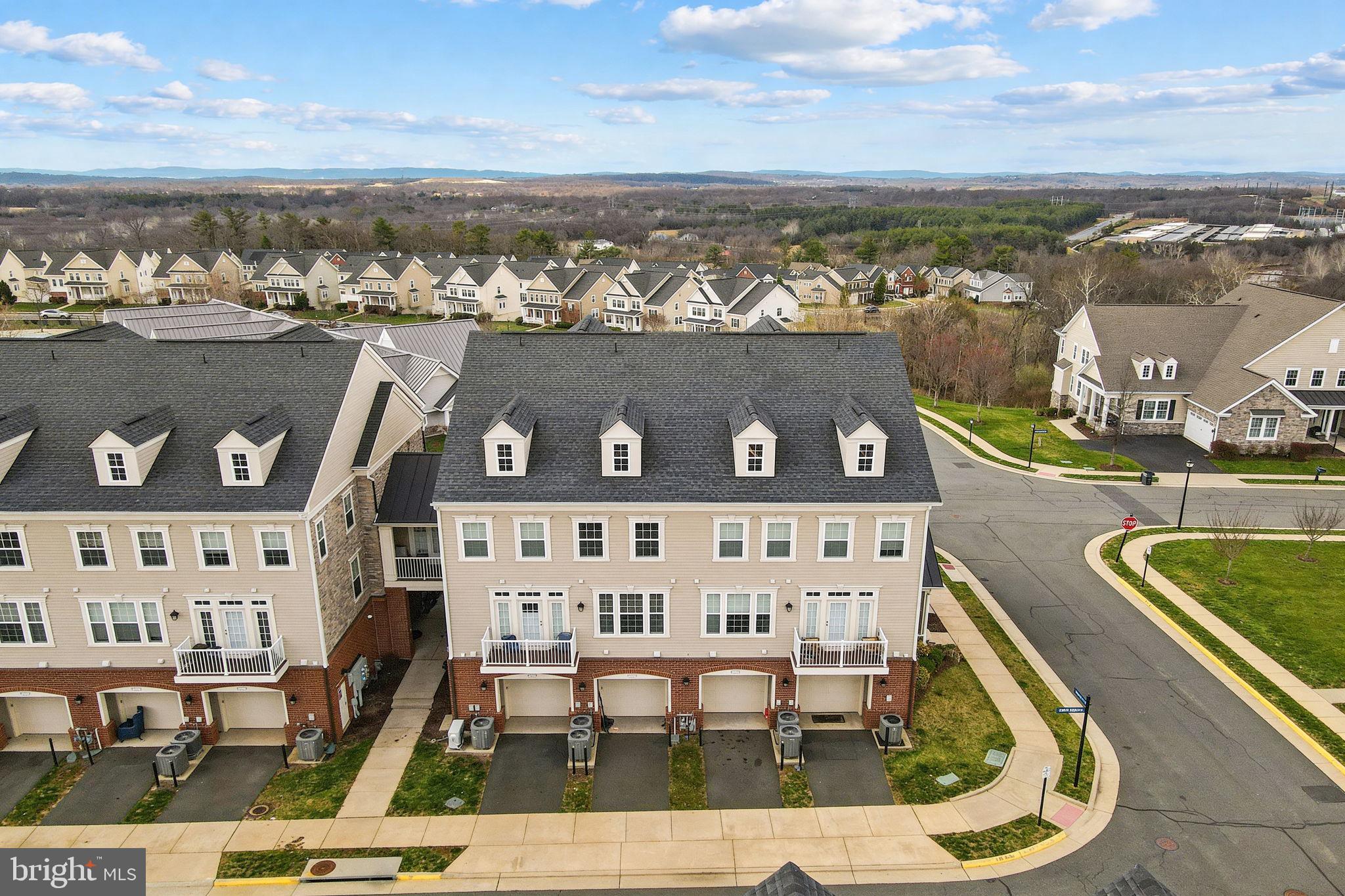 42553 Sunset Ridge Square Ashburn, VA 20148 - Photo 50 of 51 View from above