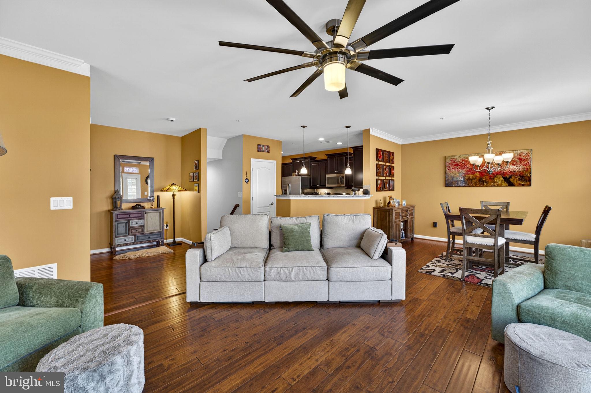 42553 Sunset Ridge Square Ashburn, VA 20148 - Photo 9 of 51 Family room