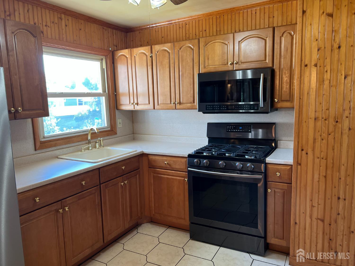 31 Mercer Road Old Bridge, NJ 08857 - Photo 5 of 16 Gallery Image 5