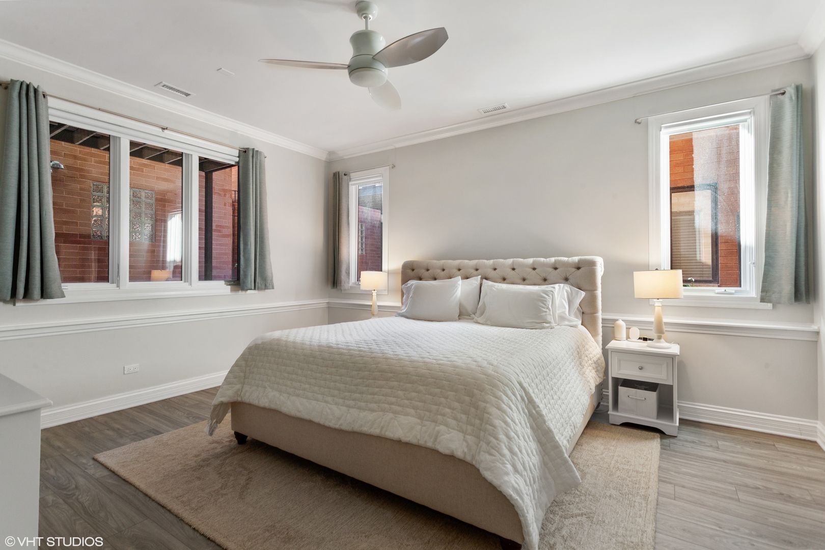 1363 North Mohawk Street, Unit 1 Chicago, IL 60610 - Photo 11 of 14 a bedroom with a bed and window