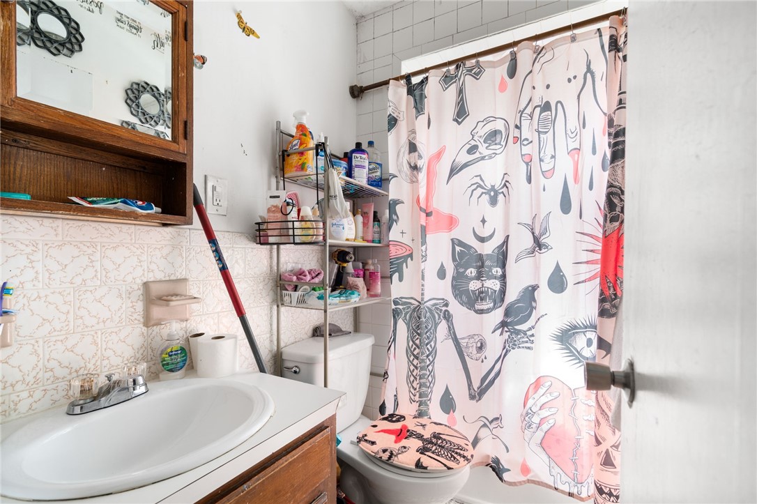 79 West Cole Street Pawtucket, RI 02860 - Photo 12 of 21