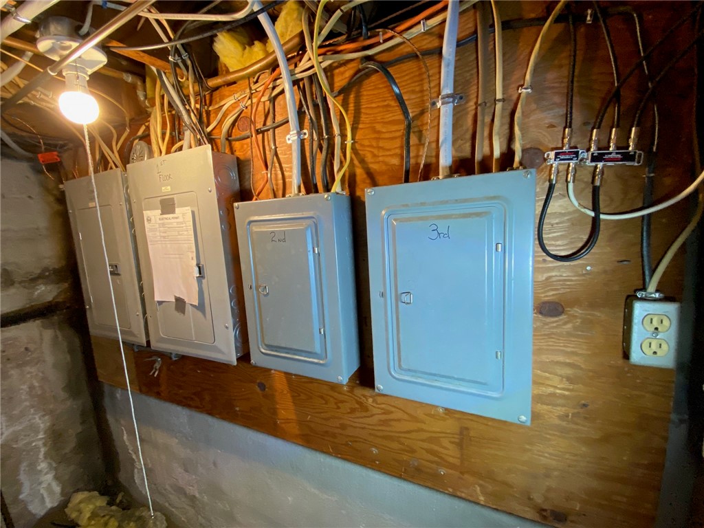 79 West Cole Street Pawtucket, RI 02860 - Photo 15 of 21