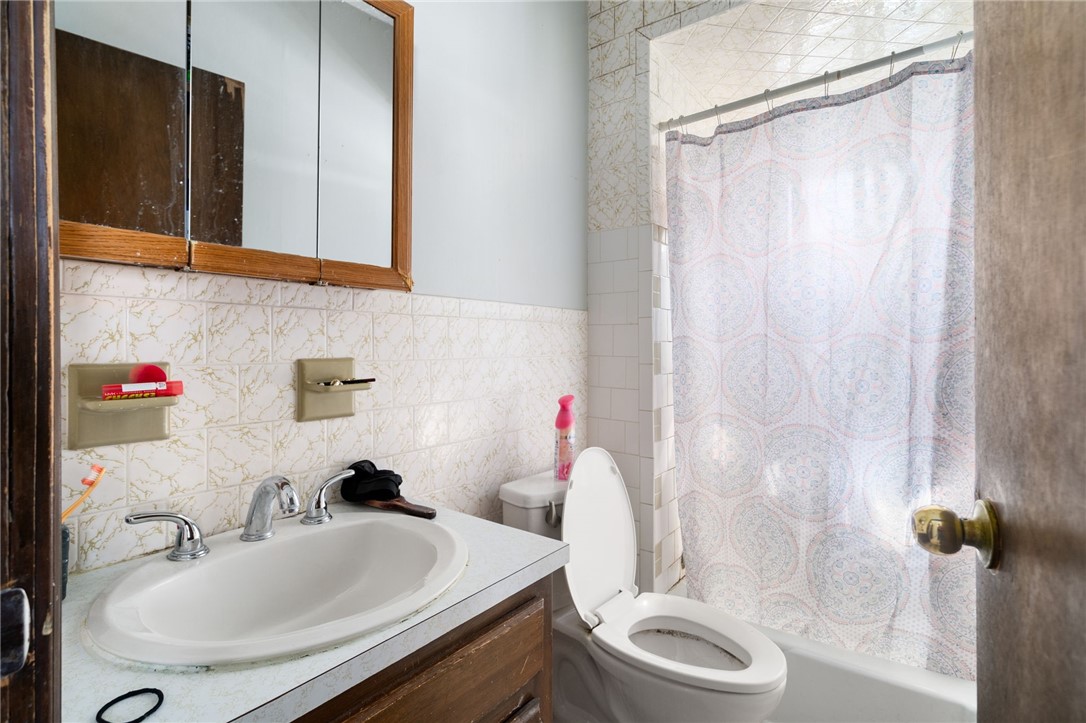 79 West Cole Street Pawtucket, RI 02860 - Photo 5 of 21