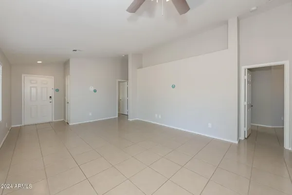 $2,125 | 2230 South 63rd Drive, Phoenix, AZ 85043