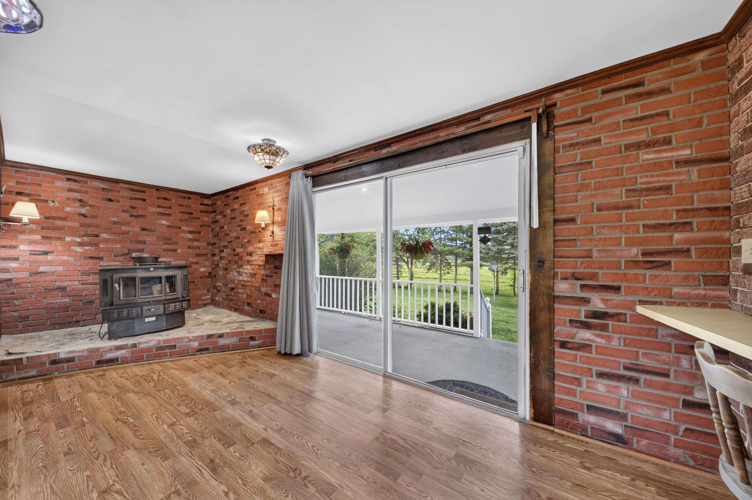 15610 Arnold Road Gregory, MI 48137 - Photo 37 of 90 Family room