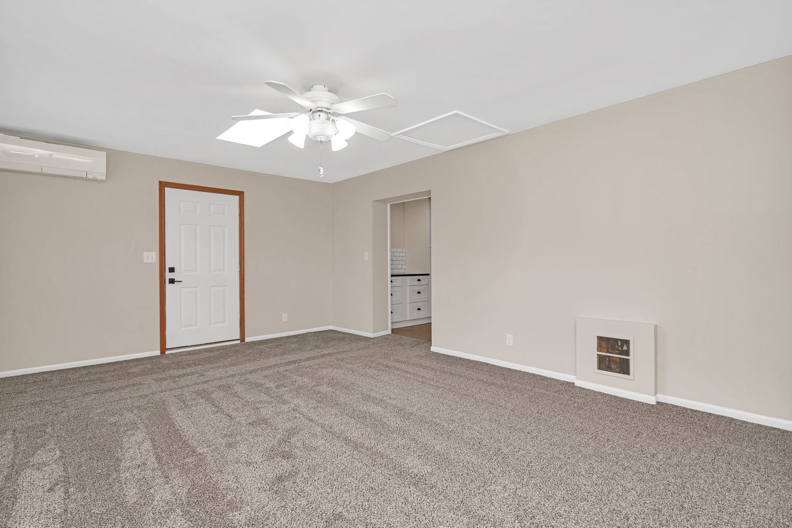 4239 Custer Avenue Lyons, IL 60534 - Photo 13 of 27 a view of an empty room with a window
