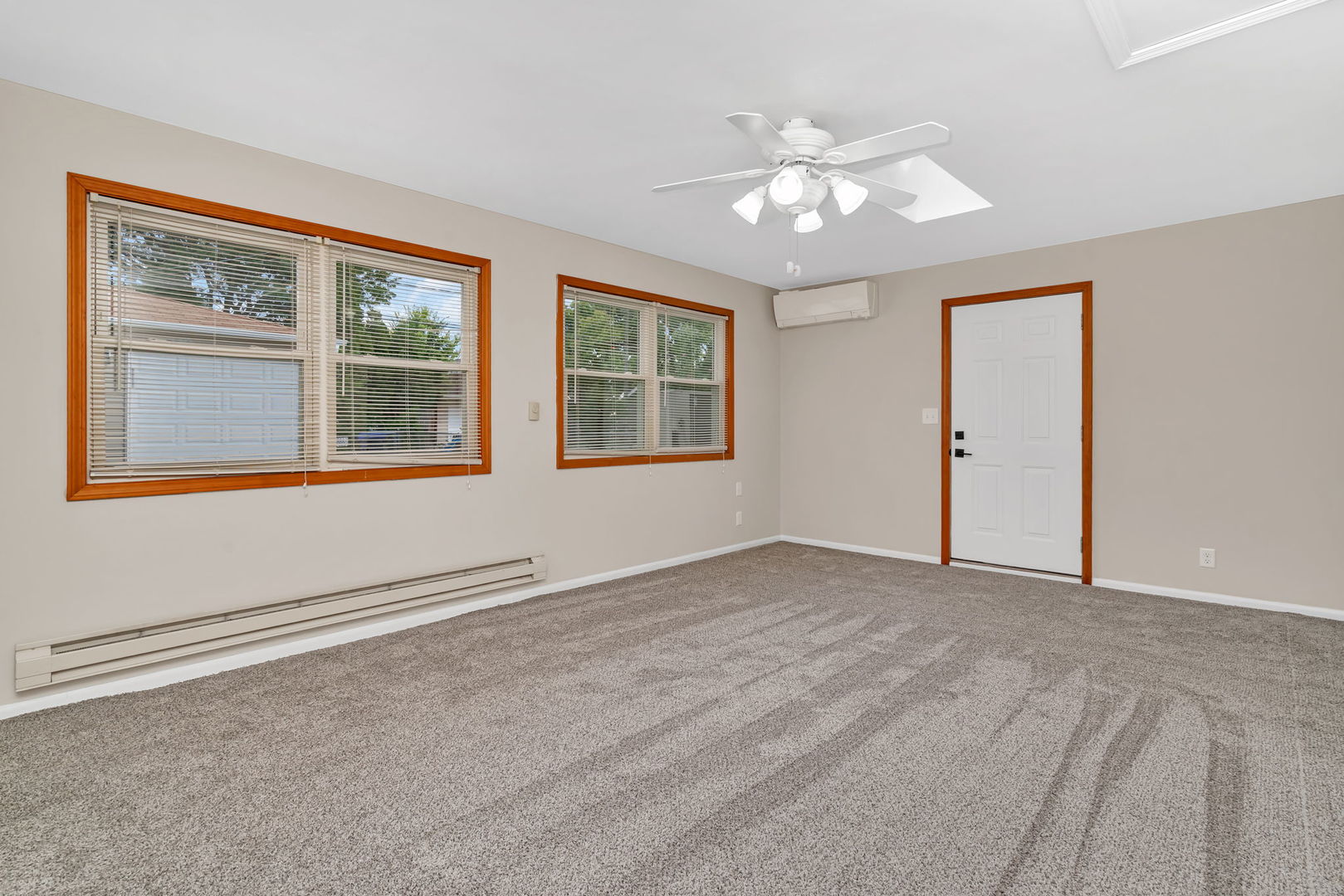 4239 Custer Avenue Lyons, IL 60534 - Photo 14 of 27 a view of an empty room with a window