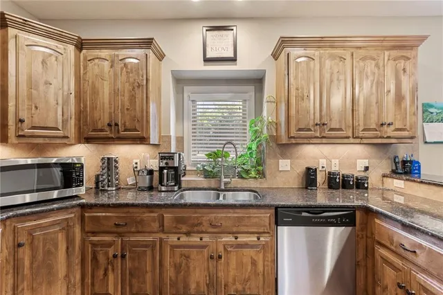 $525,000 | 12824 Sewell Avenue, Kansas City, KS 66109